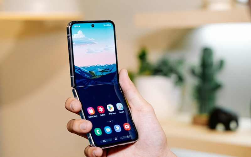 Vuaboss đến từ Dubai  Galaxy Z Flip4 5G