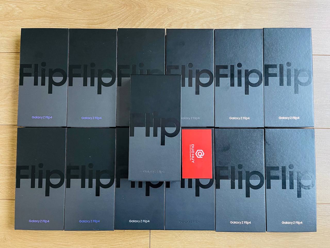Vuaboss đến từ Dubai Z Flip4 5G (8GB | 256GB)