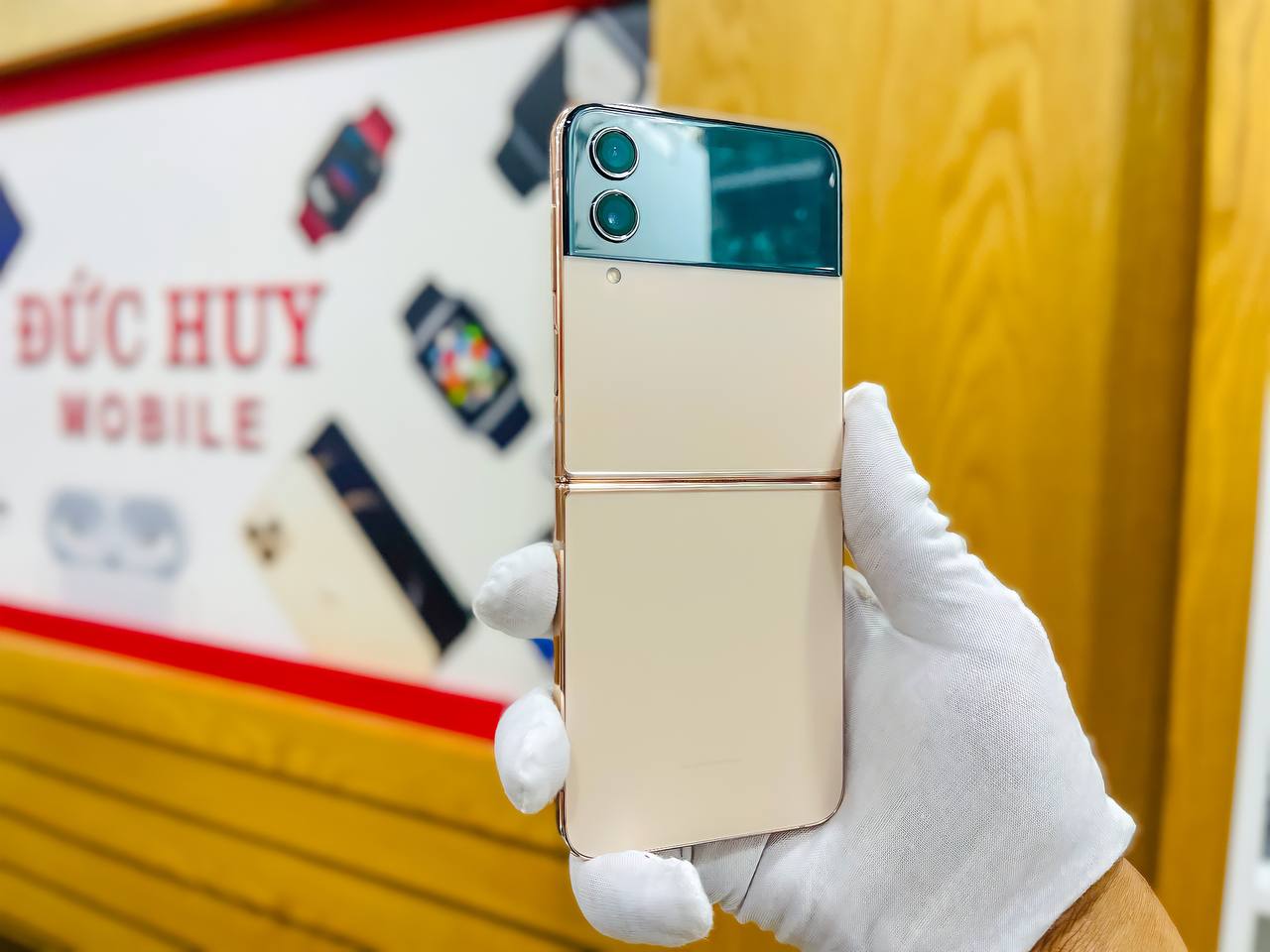 Camera Vuaboss đến từ Dubai Z Flip4 5G 128GB