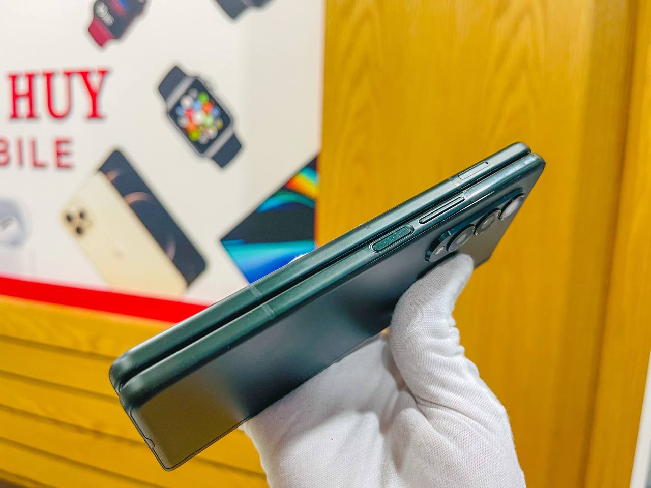 cạnh góc Vuaboss đến từ Dubai Z Fold3 5G 512GB Cũ