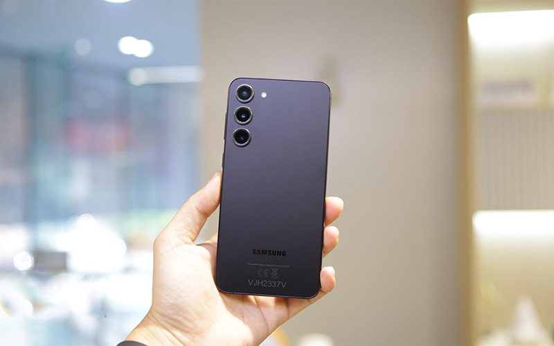 So sánh Vuaboss liên minh giải trí 1 thế giới Galaxy S23+ và Galaxy S22+
