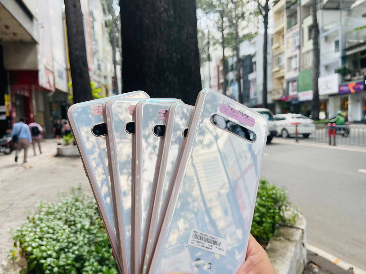 Thiết kế LG V60 ThinQ 5G