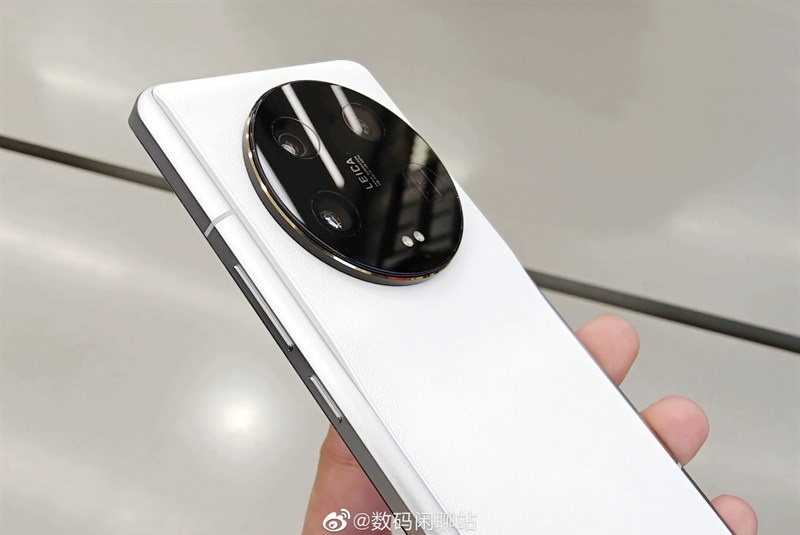 trên tay Xiaomi 13 Ultra