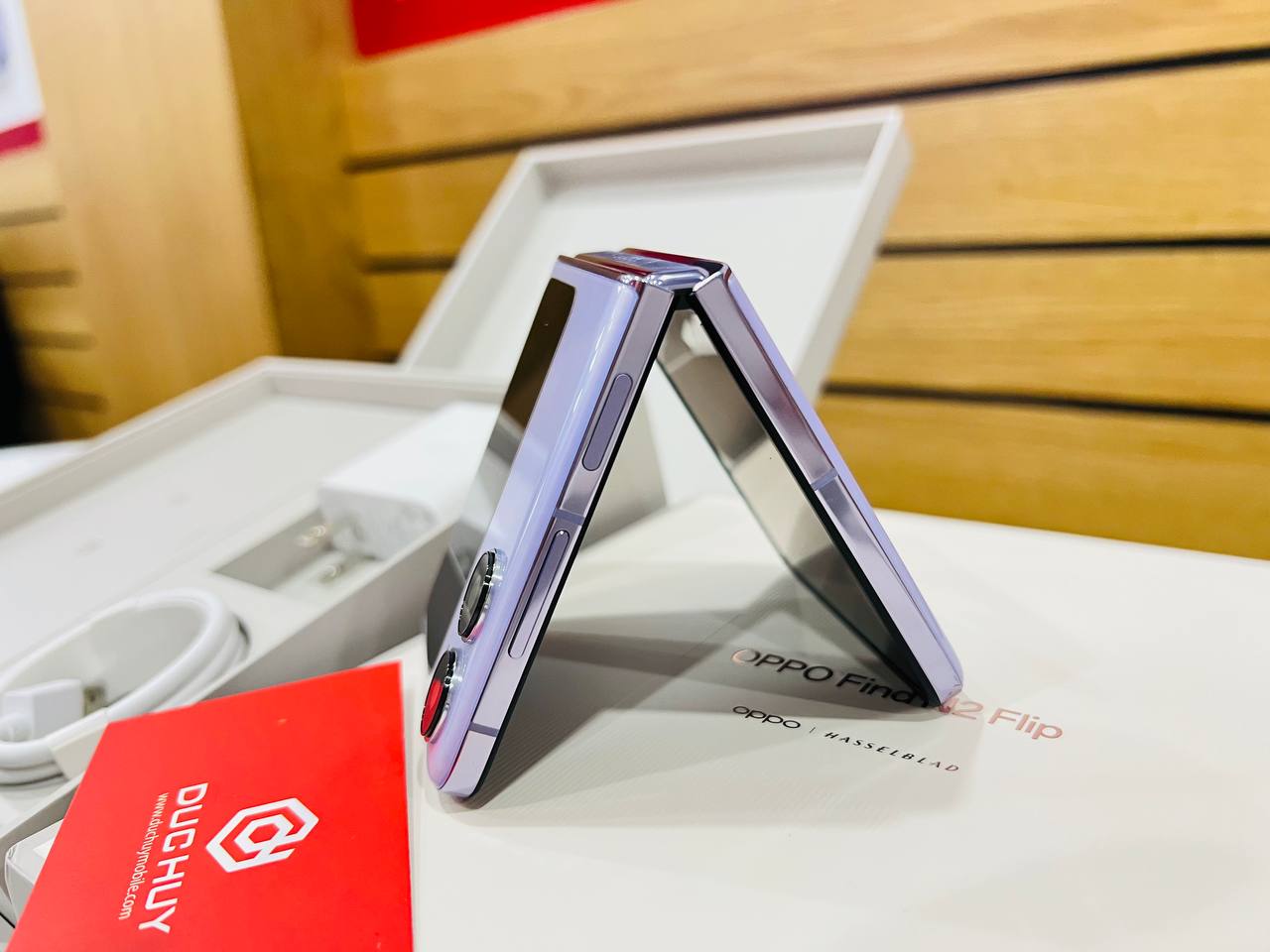 nút Oppo Find N2 Flip