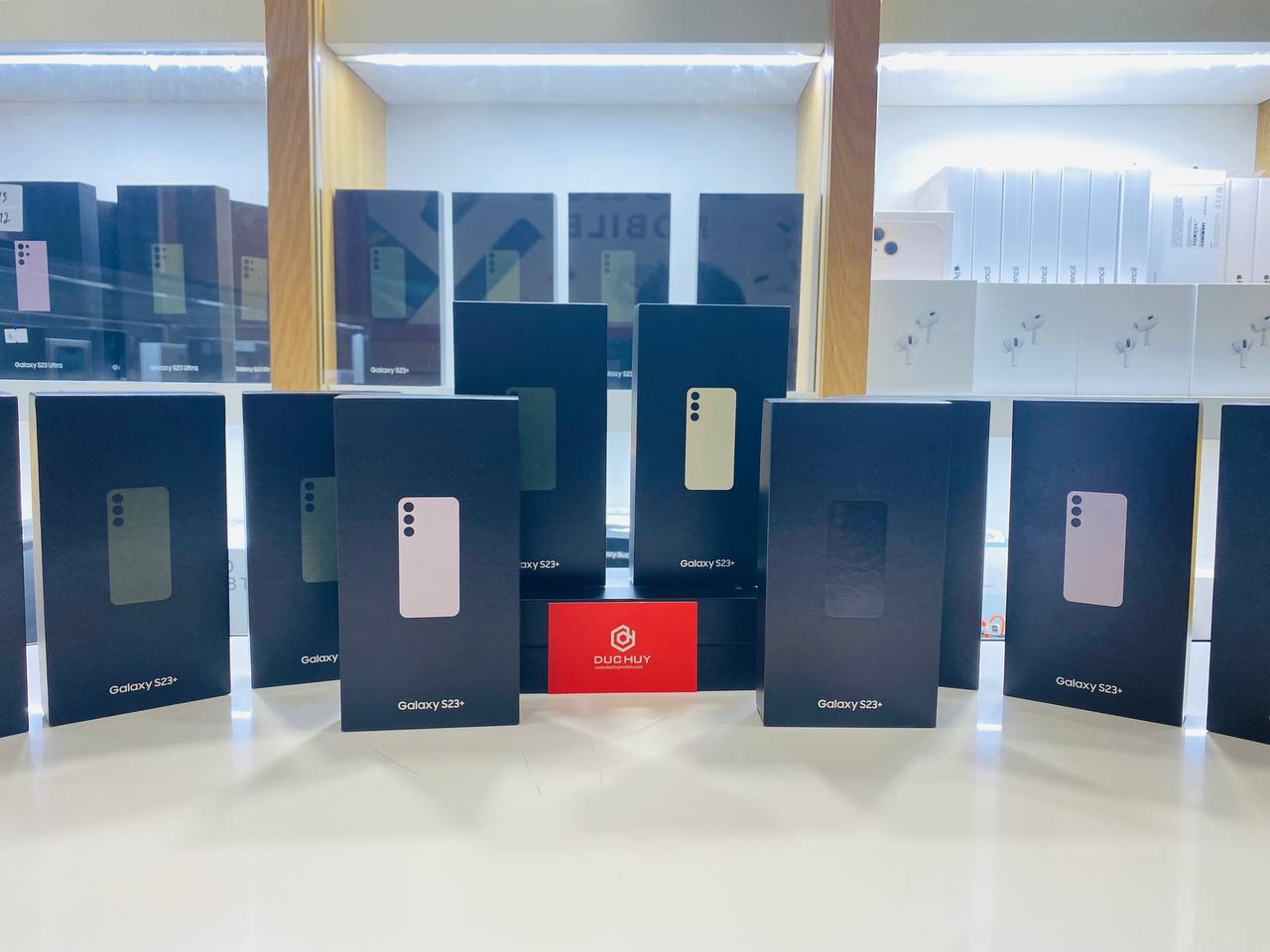 Vuaboss đến từ Dubai S23 Plus 5G chính hãng tại Vuaboss liên minh giải trí 1 thế giới