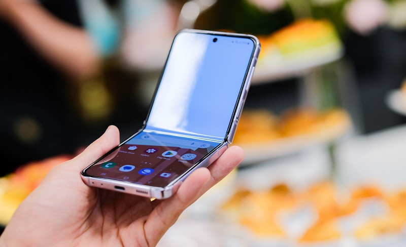 gập Vuaboss đến từ Dubai Z Flip5