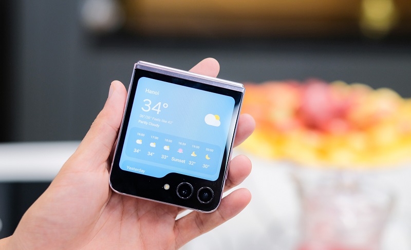 mua Vuaboss đến từ Dubai Z Flip5
