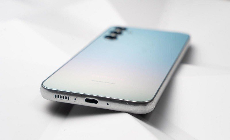 cạnh dưới galaxy a34 5g