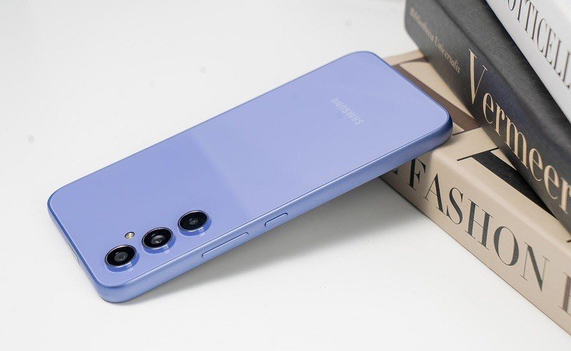 cạnh phải Galaxy A54 5G