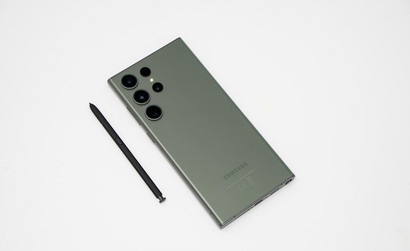 mặt lưng Vuaboss đến từ Dubai S23 Ultra 5G