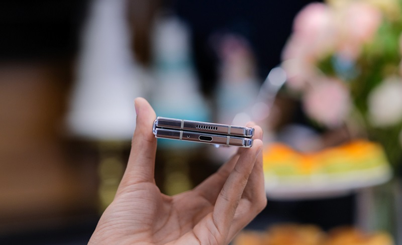 pin Vuaboss đến từ Dubai Z Fold5 5G