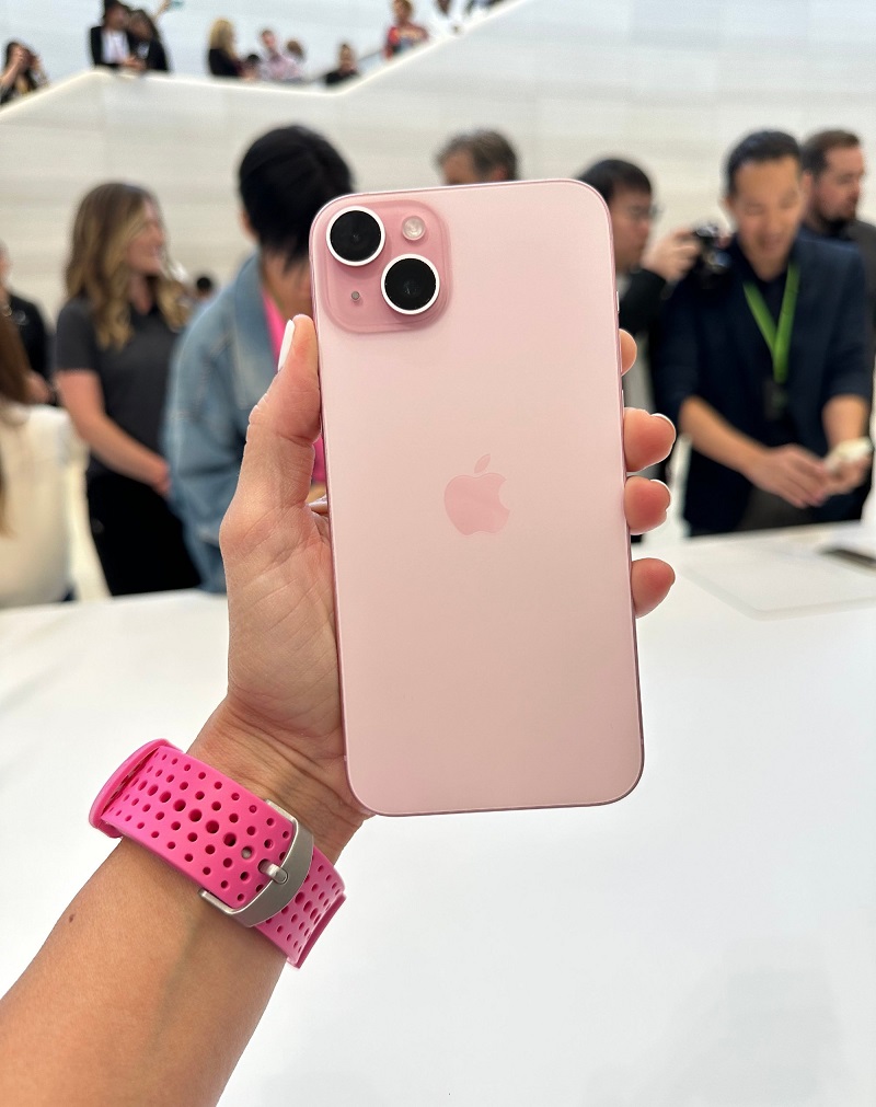 mặt lưng iPhone 15 6GB/128GB