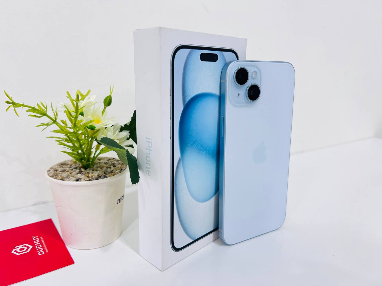 ngoại hình iPhone 15 Plus 
