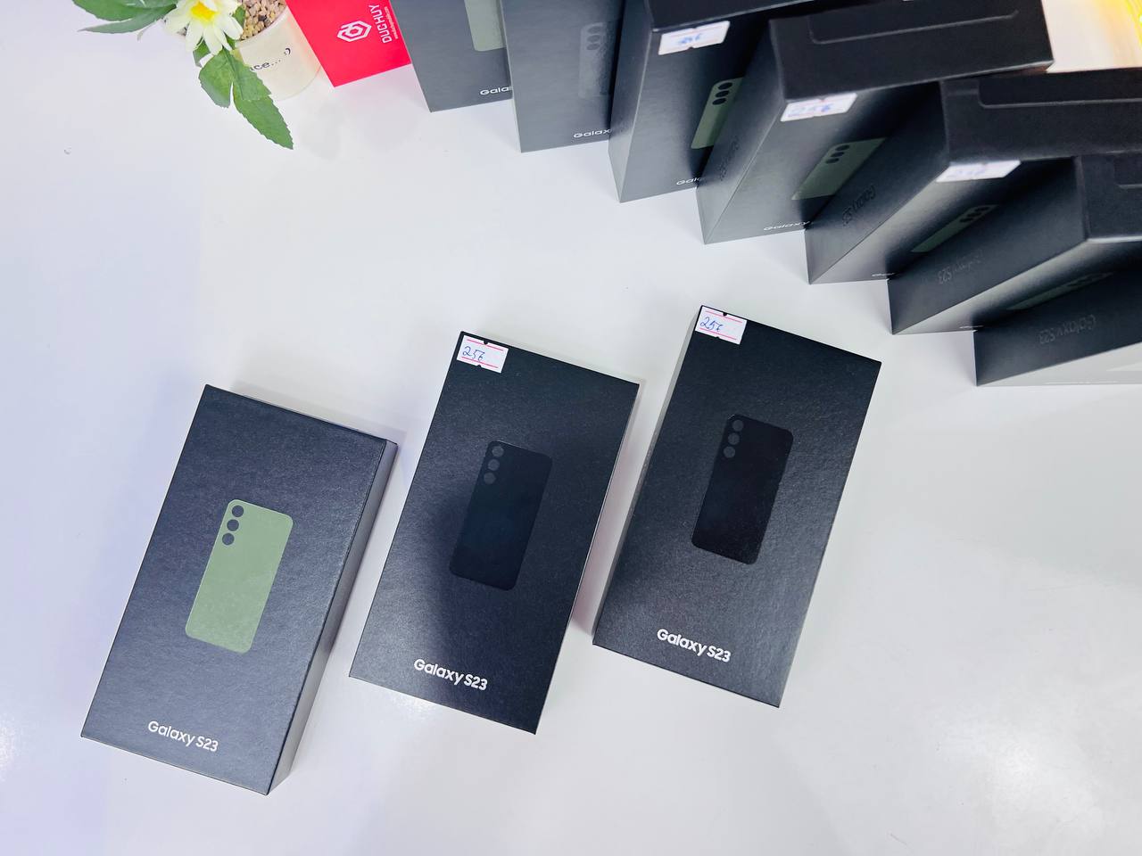Mua Vuaboss đến từ Dubai S23 5G 256GB