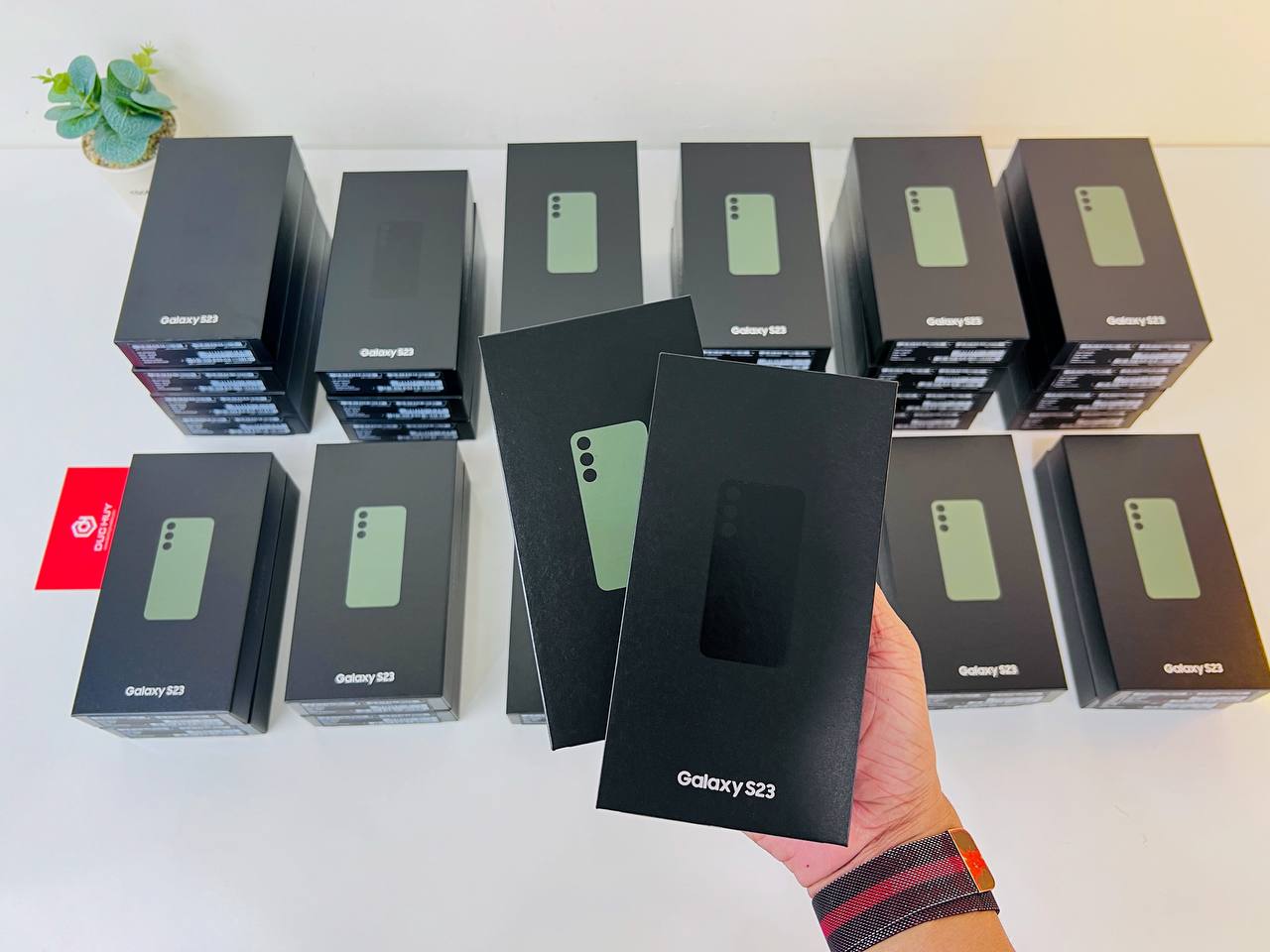 Vuaboss đến từ Dubai S23 5G 256GB có hàng 