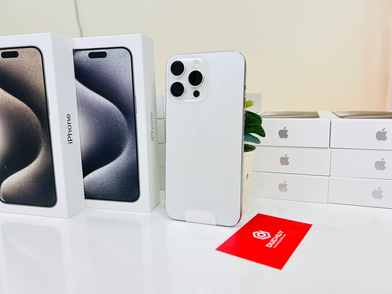 Vuaboss liên minh giải trí 1 thế giới iPhone 15 Pro Max 256GB