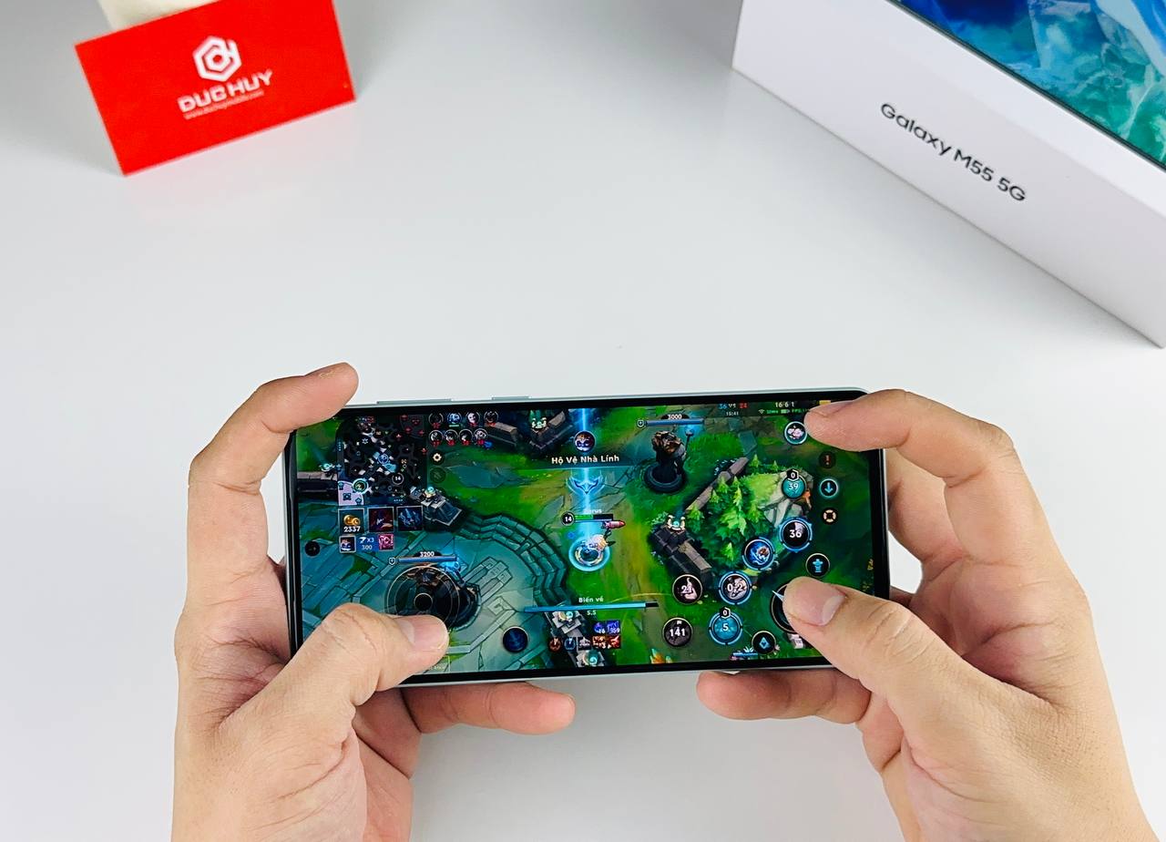 Cấu hình Vuaboss đến từ Dubai M55 5G có thể cân mọi tựa game nặng 