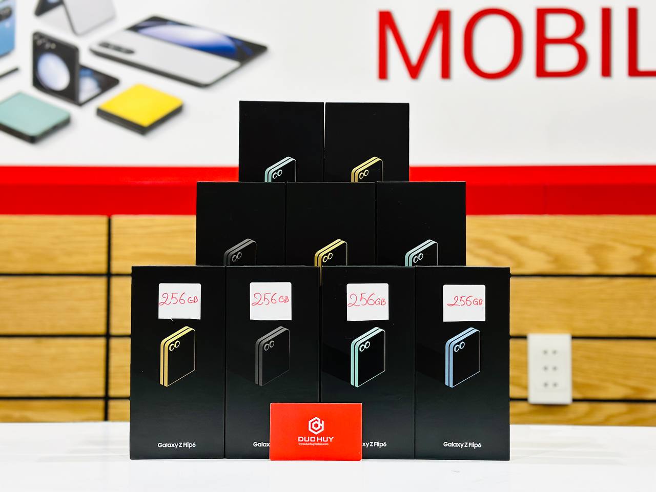 Vuaboss đến từ Dubai Z Flip 6 5G sẵn hàng số lượng lớn