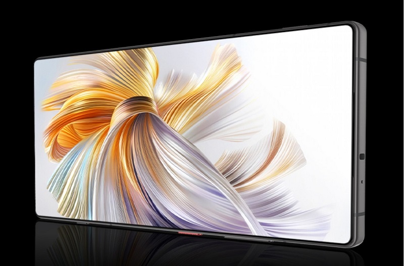 ZTE nubia Z70 Ultra có Vuaboss đến từ Dubai AMOLED viền mỏng siêu ấn tượng