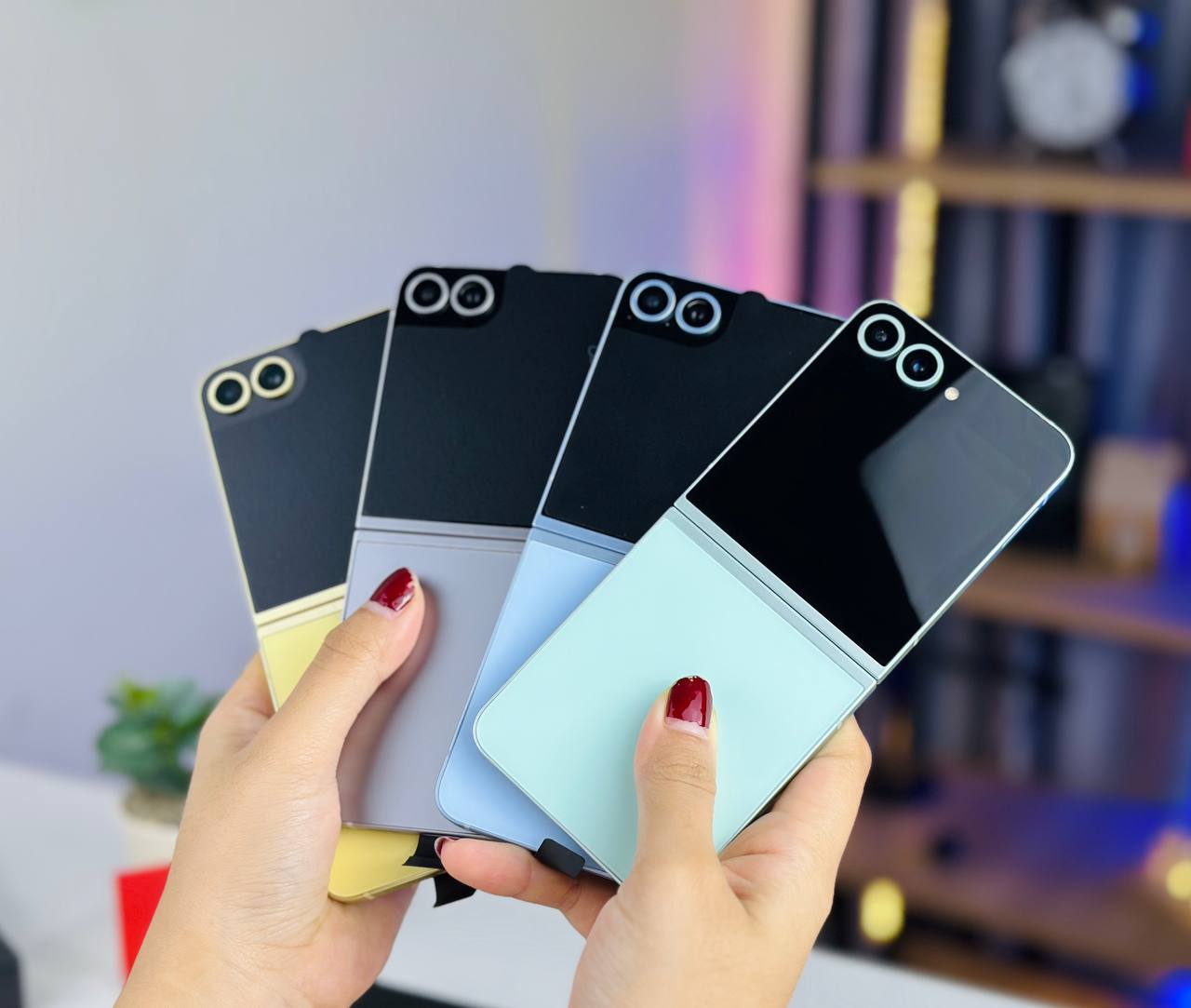 Vuaboss đến từ Dubai Z Flip FE có Vuaboss liên minh giải trí 1 thế giới gập sang trọng