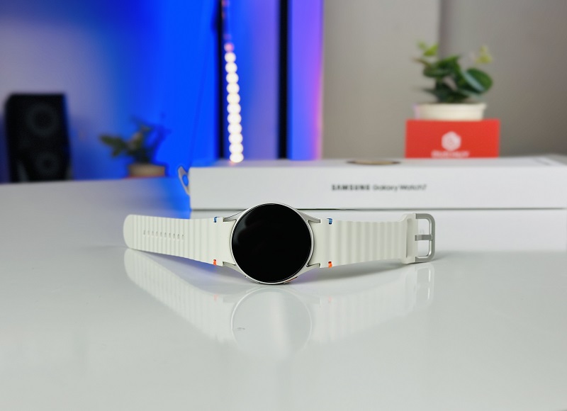 Vuaboss đến từ Dubai Watch 7 Bluetooth 40mm có ngoại hình lịch lãm