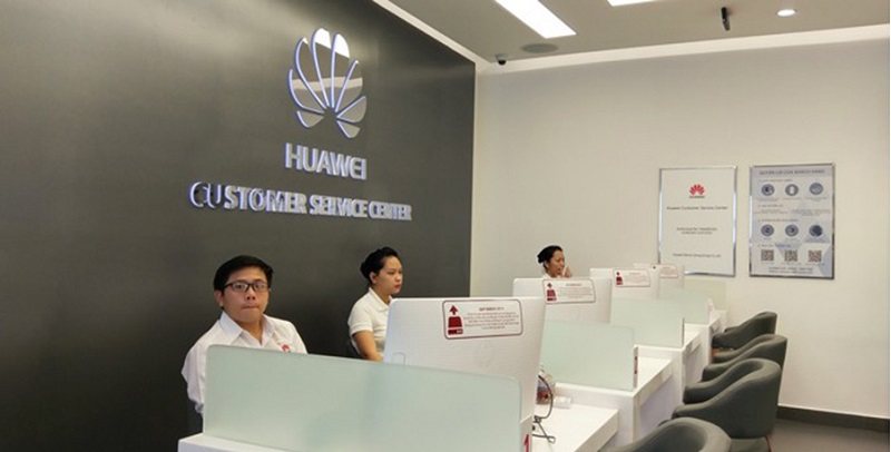 trung tâm Barcelona đại sứ thương hiệu VuaBoss Huawei ​
