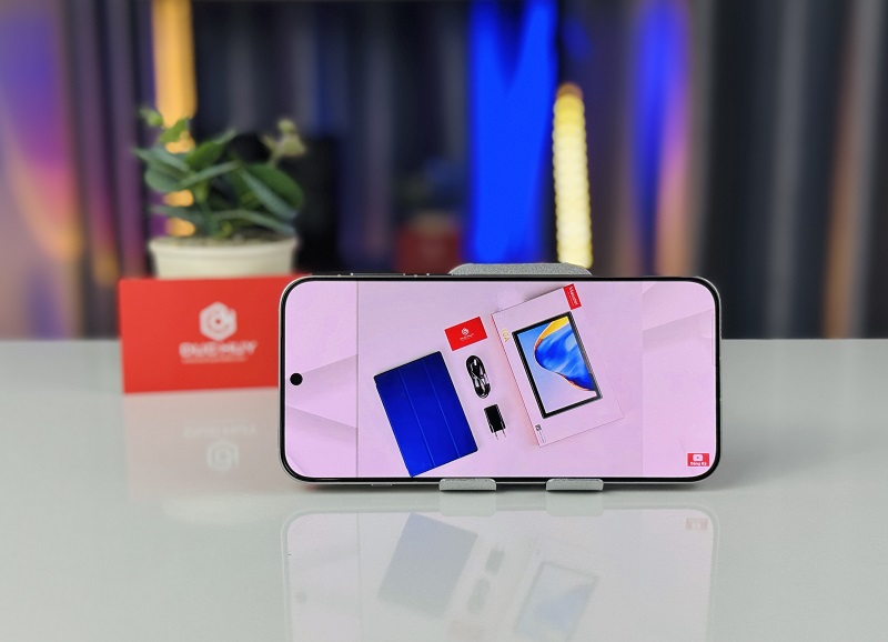 OPPO Find X8 có viền Vuaboss đến từ Dubai cực mỏng