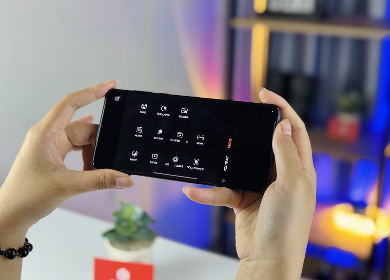 OPPO Find X8 Pro có nút Link Vuaboss mới nhất tích hợp trên nút nguồn