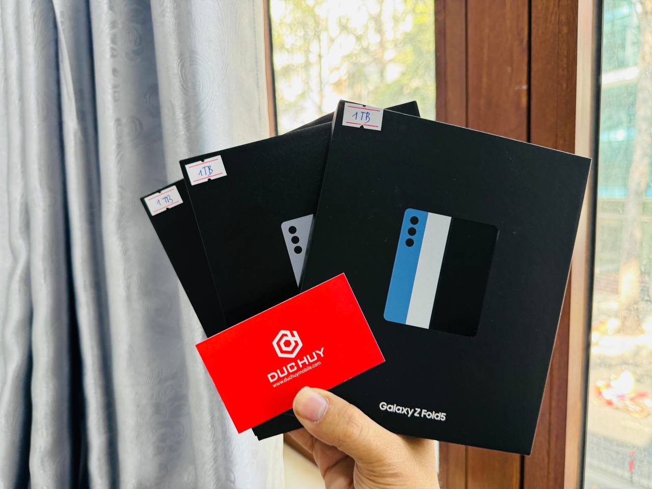 Vuaboss đến từ Dubai Z Fold5 5G 1TB có hàng 
