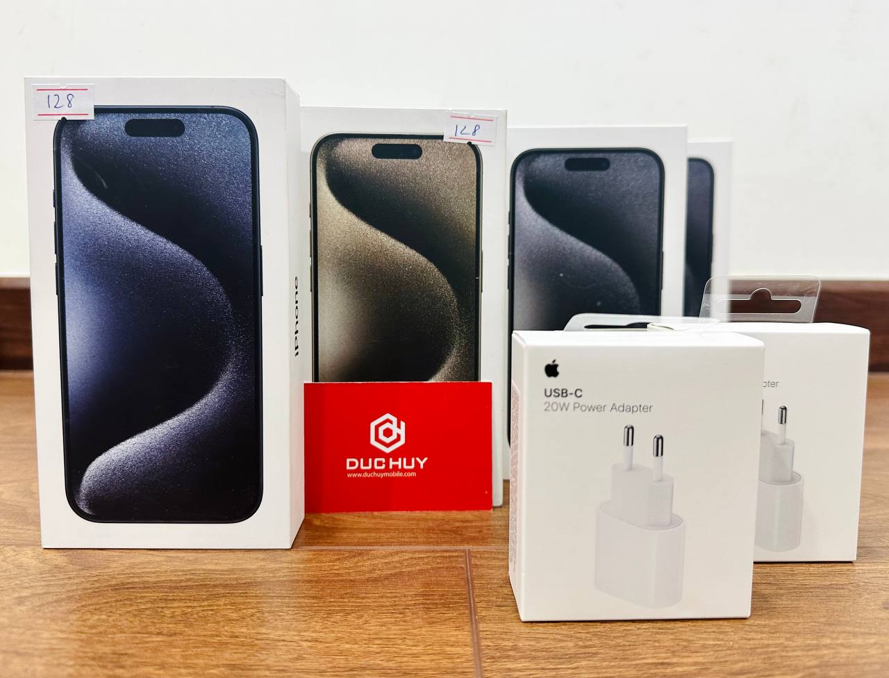 Củ Sạc Nhanh Apple iPhone 20W vs iPhone 15 Pro Max