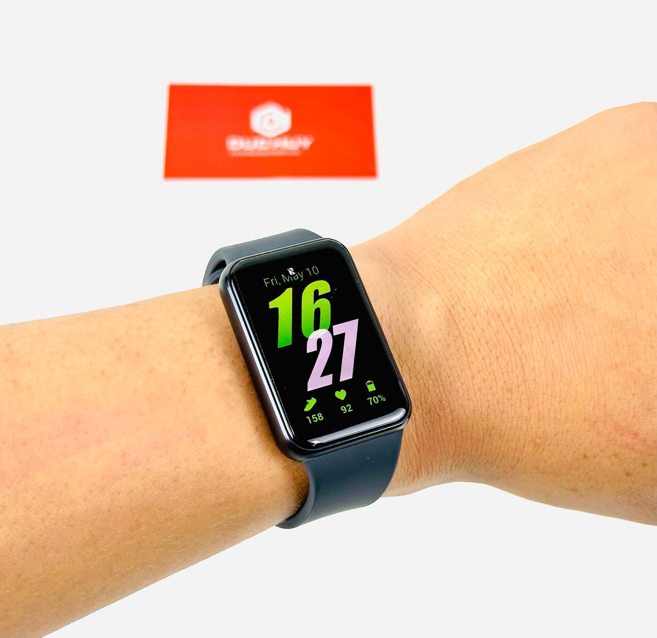 Vuaboss đến từ Dubai Galaxy Fit3 có kích thước lớn