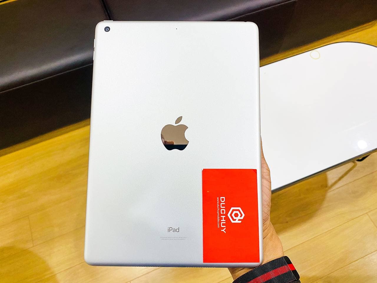 iPad Gen 9 cũ có ngoại hình sang trọng