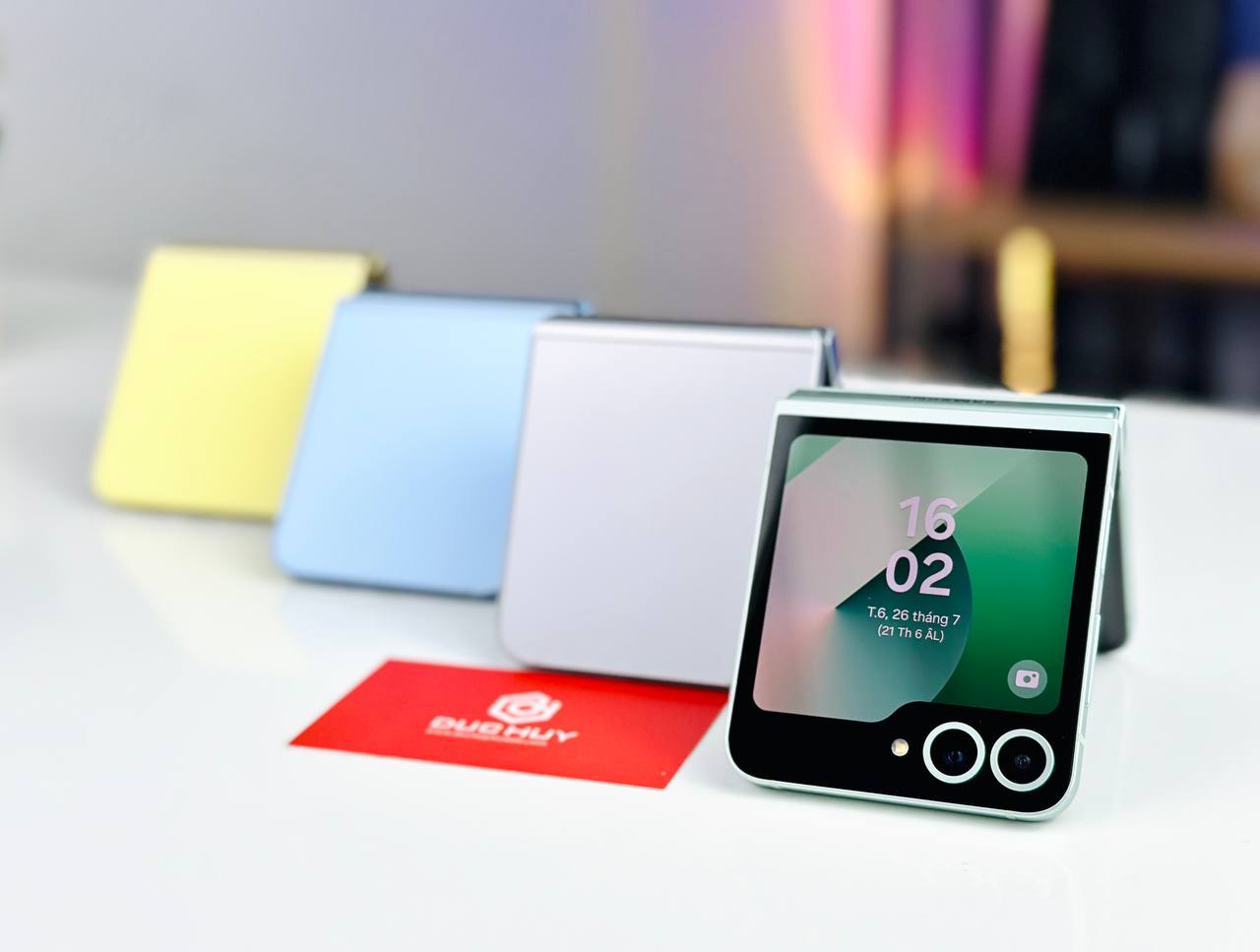 Vuaboss đến từ Dubai Z Flip 6