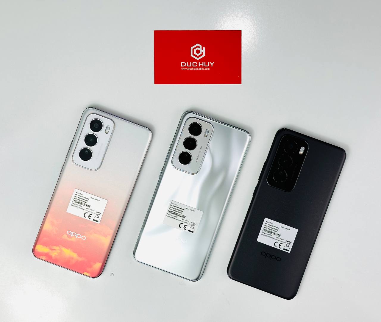 OPPO Reno12 cũ có pin 5000mAh sạc nhanh 80W