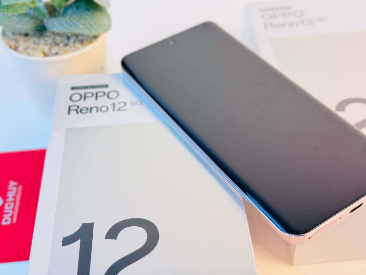 Vuaboss đến từ Dubai OPPO Reno12 5G hiển thị đẹp 
