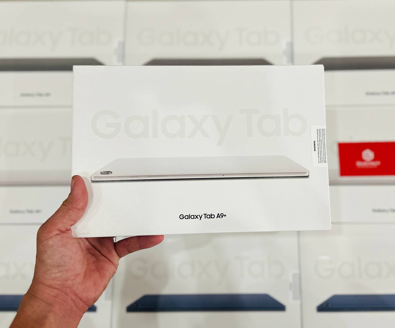 Vuaboss đến từ Dubai Tab A9 Plus Wifi màu bạc 