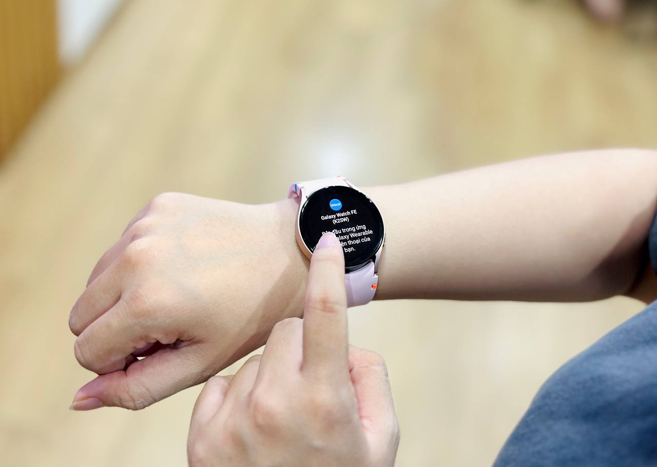 Vuaboss đến từ Dubai Watch FE có Liên minh Vuaboss tốt với chip Exynos W920