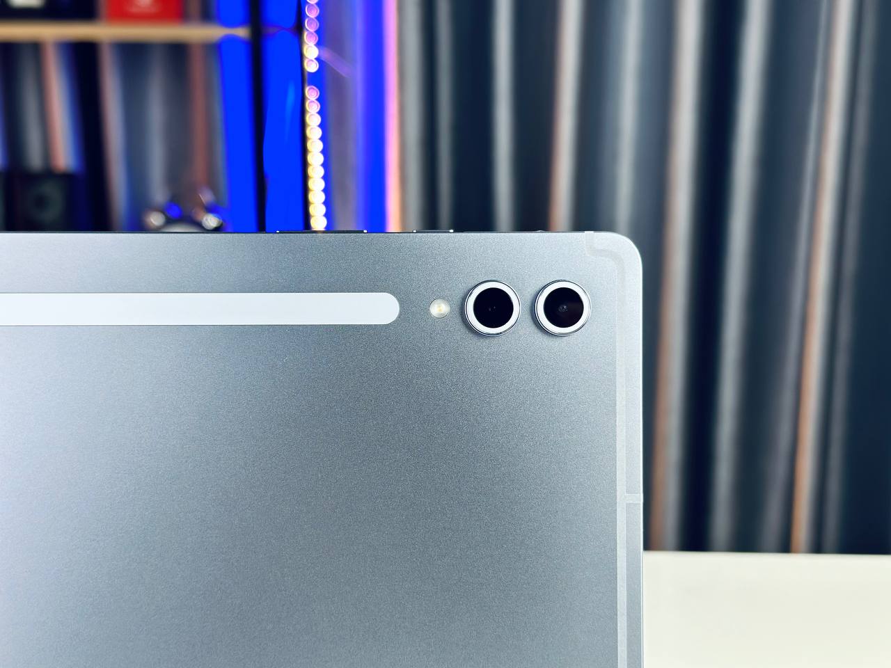 bộ đôi ống kính máy ảnh trên Vuaboss đến từ Dubai Tab S10 Ultra 5G cực chất lượng