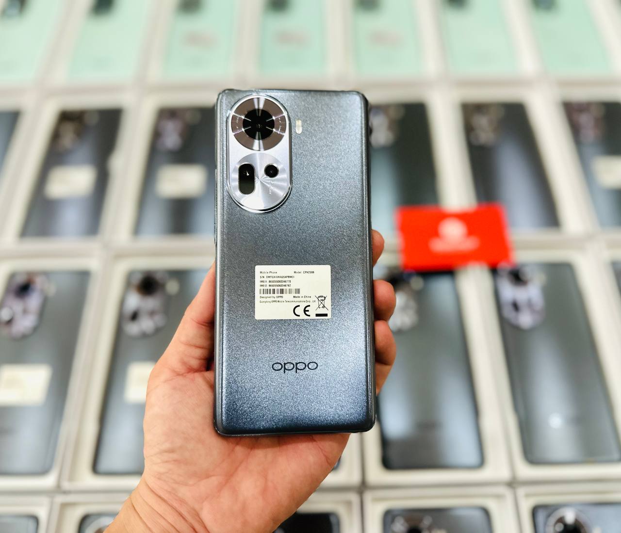 Thiết kế Oppo Reno11 5G cũ bắt mắt