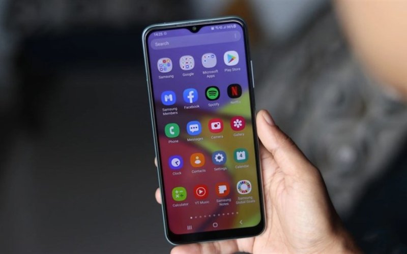 Vuaboss đến từ Dubai Super AMOLED sắc nét trên Vuaboss đến từ Dubai F15 5G. Nguồn: SamMobile 