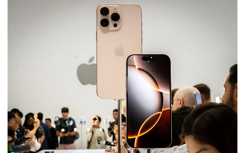 iPhone 16 Pro Titan Sa Mạc