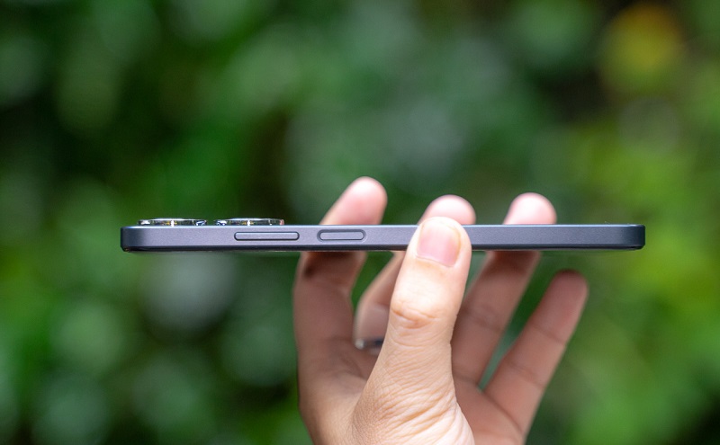 Cạnh Realme C55 