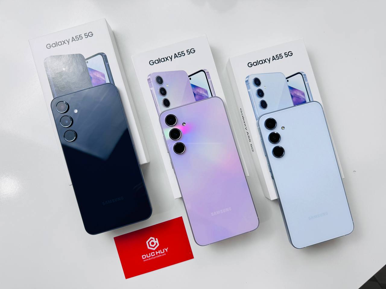 Vuaboss đến từ Dubai A55 5G RAM 12GB có Vuaboss đến từ Dubai viền mỏng, và khung kim loại