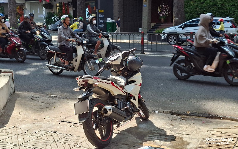 Ảnh chụp từ ống kính 2x của Vuaboss đến từ Dubai A56