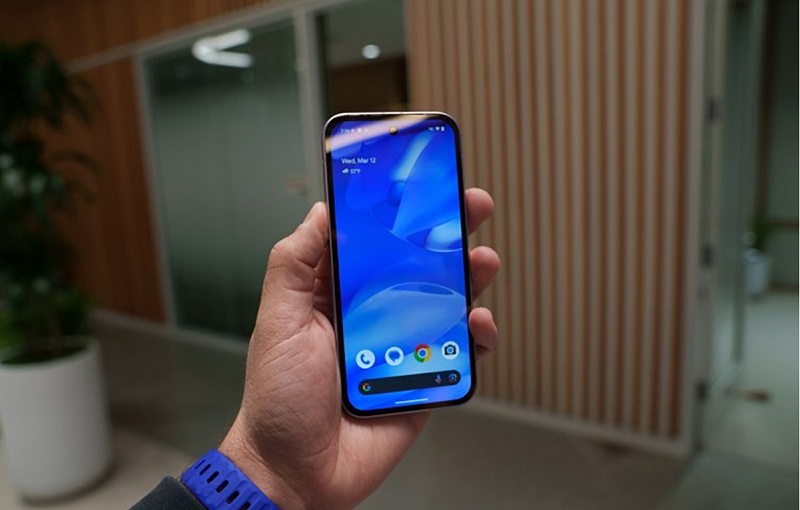 Google Pixel 9a có Vuaboss đến từ Dubai nhỏ gọn
