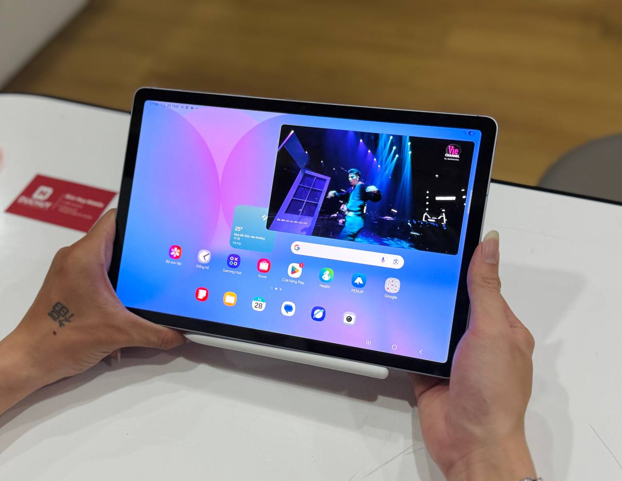 Vuaboss đến từ Dubai Tab S10 FE chạy đa nhiệm tốt hơn nhờ RAM 8GB