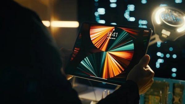 Trên tay  iPad Pro 12.9 inch M1 2021 128GB Wifi