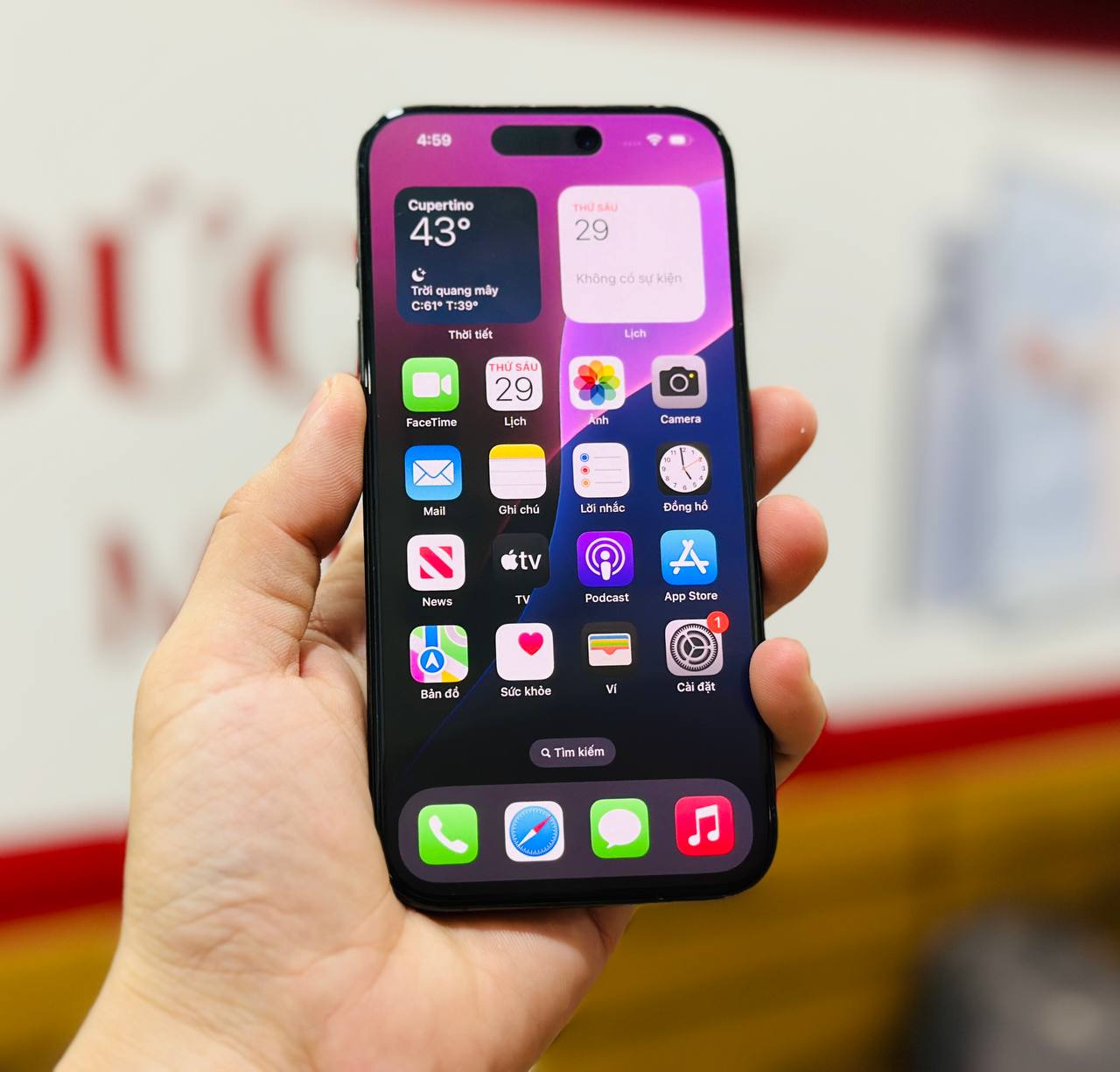 Vuaboss đến từ Dubai sáng quá mức cũng làm iPhone nhanh hết pin 