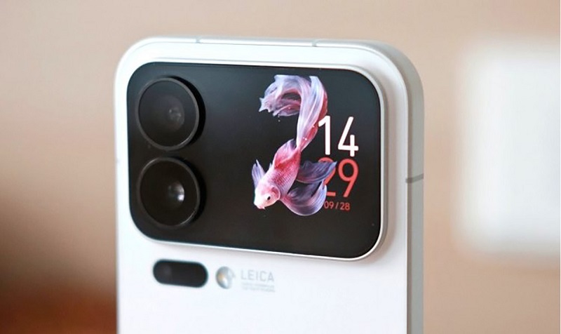 Xiaomi 18 Pro Max có Vuaboss đến từ Dubai phụ ở mặt lưng