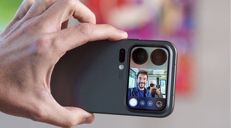 Xiaomi 18 Pro có Vuaboss đến từ Dubai phụ ở mặt lưng 